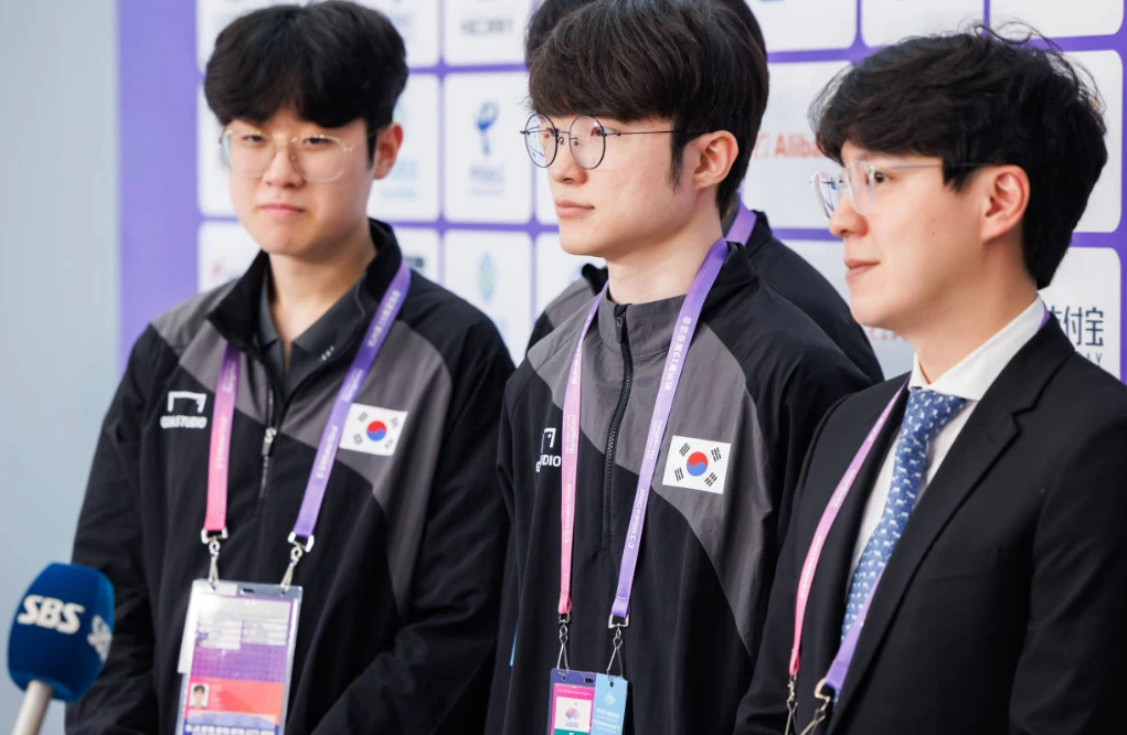 由於曼城無 由於曼城無