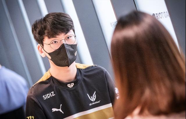 现在两人都 现在两人都