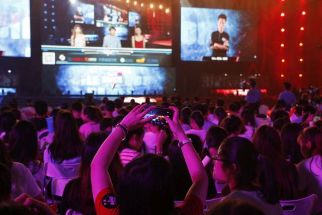 不同的是 不同的是